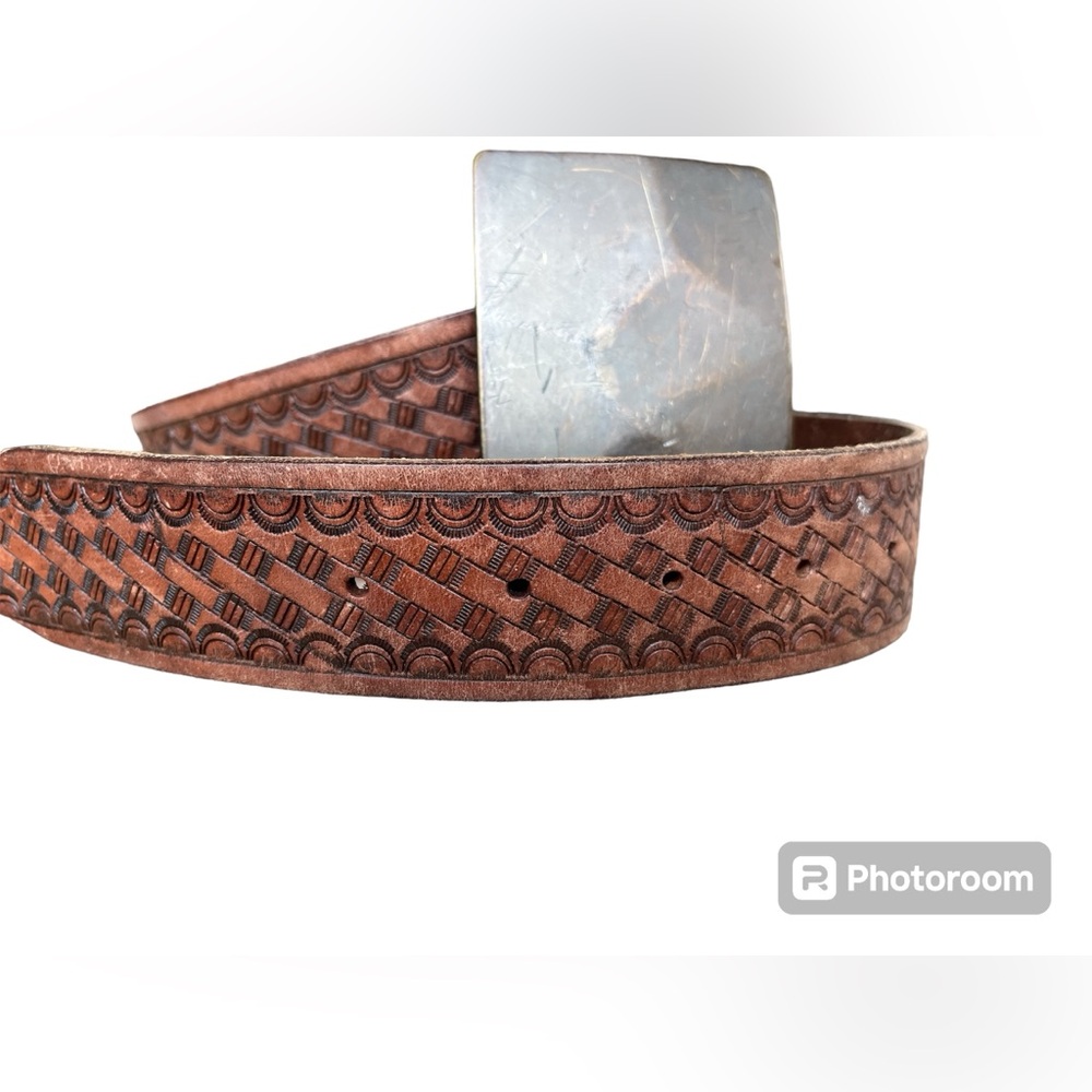 Fossil Tooled Brown Leather Belt with Dark Metal Buckle - Picture 5 of 10